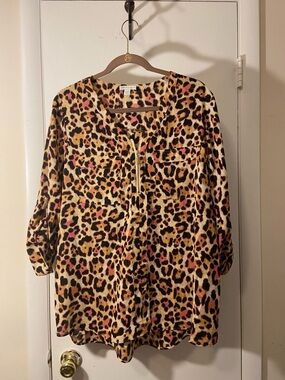 Cato Leopard Print Zip-Front Blouse in Tan, Black & Pink